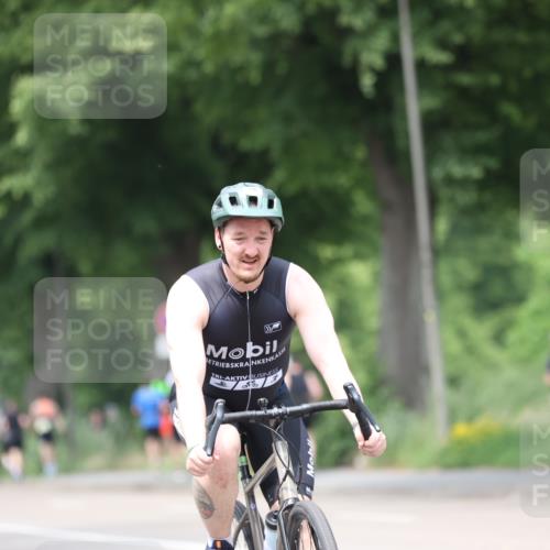 15.06.2025 - 7 Türme Triathlon Yannick Fuchs http://msf.ph/oto/7956755 15.06.2025 13:40:59 Radfahren 758 meine-sportfotos.de