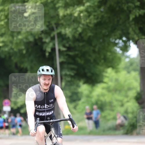15.06.2025 - 7 Türme Triathlon Yannick Fuchs http://msf.ph/oto/7956757 15.06.2025 13:40:59 Radfahren 758 meine-sportfotos.de