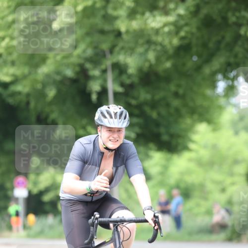 15.06.2025 - 7 Türme Triathlon Yannick Fuchs http://msf.ph/oto/7956774 15.06.2025 13:41:08 Radfahren 415, 572, 984 meine-sportfotos.de