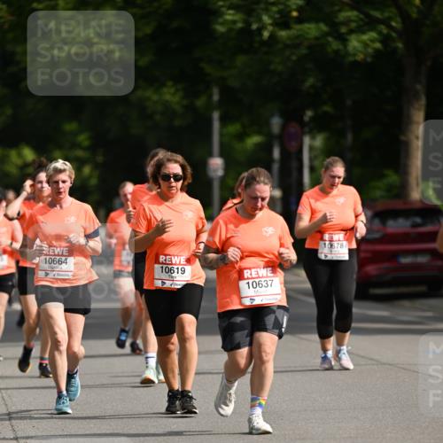 15.06.2025 - REWE Women's Run Dr. Thomas Lammeyer http://msf.ph/oto/7956886 15.06.2025 09:47:08 Laufen 10664, 10619, 10637, 10678 meine-sportfotos.de