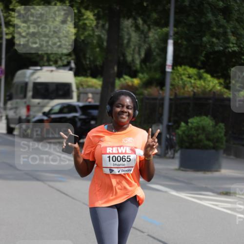 15.06.2025 - REWE Women's Run Jannik Wohlers http://msf.ph/oto/7957028 15.06.2025 09:14:28 Laufen 10065 meine-sportfotos.de