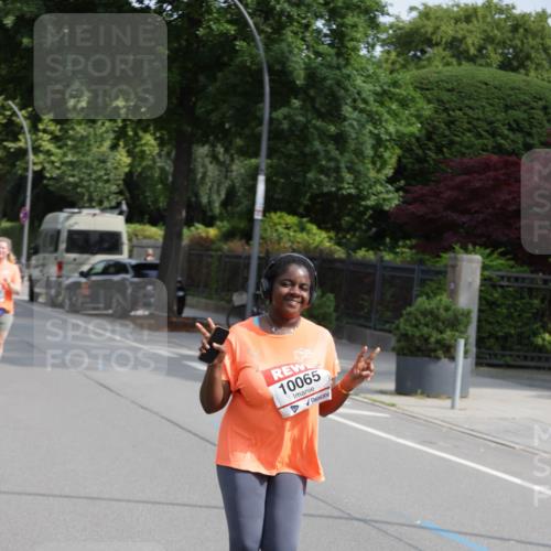 15.06.2025 - REWE Women's Run Jannik Wohlers http://msf.ph/oto/7957074 15.06.2025 09:14:29 Laufen 10065 meine-sportfotos.de