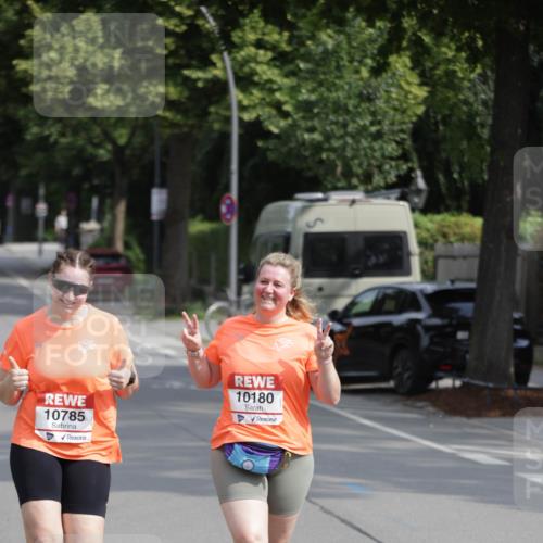 15.06.2025 - REWE Women's Run Jannik Wohlers http://msf.ph/oto/7957110 15.06.2025 09:14:32 Laufen 10785, 10180 meine-sportfotos.de