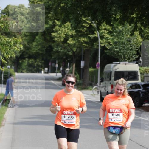 15.06.2025 - REWE Women's Run Jannik Wohlers http://msf.ph/oto/7957142 15.06.2025 09:14:33 Laufen 10785, 10180 meine-sportfotos.de