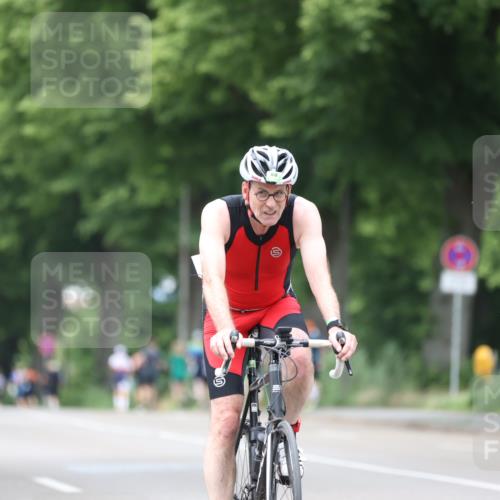 15.06.2025 - 7 Türme Triathlon Yannick Fuchs http://msf.ph/oto/7957349 15.06.2025 13:43:35 Radfahren 195, 479, 600, 1137 meine-sportfotos.de