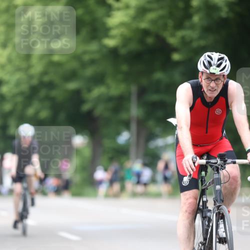 15.06.2025 - 7 Türme Triathlon Yannick Fuchs http://msf.ph/oto/7957351 15.06.2025 13:43:35 Radfahren 195, 479, 600, 1137 meine-sportfotos.de