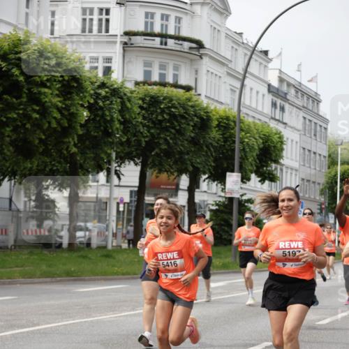 15.06.2025 - REWE Women's Run Jannik Wohlers http://msf.ph/oto/7957386 15.06.2025 09:44:01 Laufen 11011, 5416, 519 meine-sportfotos.de