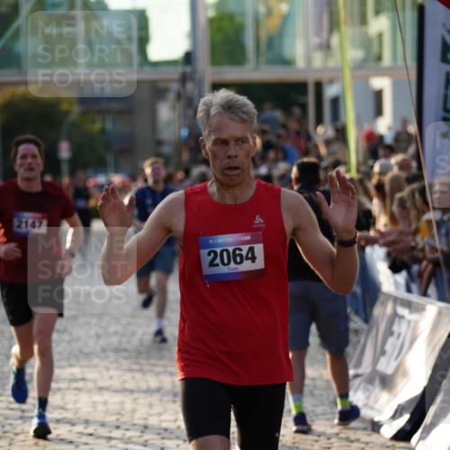 13.06.2025 - Holstenköstenlauf Felixshl http://msf.ph/oto/7957434 13.06.2025 19:48:14 Laufen 2064, 2147, 2477, 2507, 3575 meine-sportfotos.de