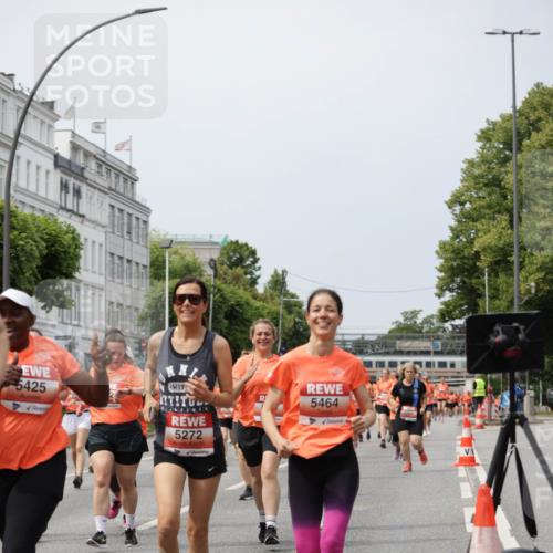 15.06.2025 - REWE Women's Run Jannik Wohlers http://msf.ph/oto/7957451 15.06.2025 09:44:03 Laufen 5425, 5464, 5272 meine-sportfotos.de
