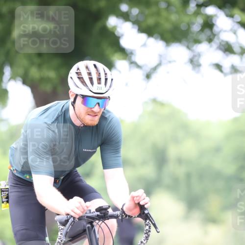 15.06.2025 - 7 Türme Triathlon Yannick Fuchs http://msf.ph/oto/7957539 15.06.2025 13:44:02 Radfahren 662, 732, 771, 1128, 1151, 1184 meine-sportfotos.de