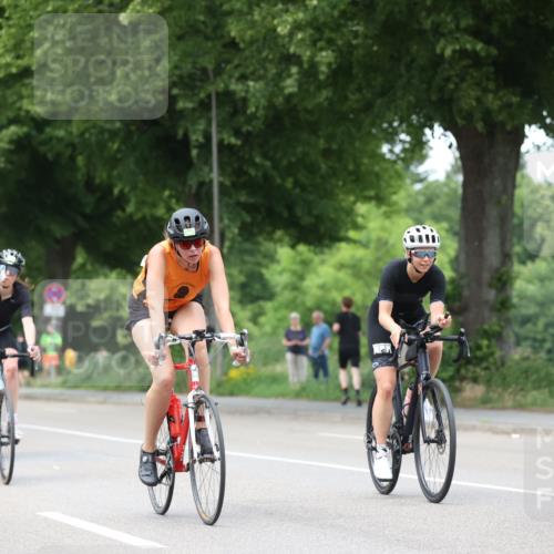 15.06.2025 - 7 Türme Triathlon Yannick Fuchs http://msf.ph/oto/7957560 15.06.2025 13:44:05 Radfahren 662, 732, 771, 1128, 1151, 1184 meine-sportfotos.de