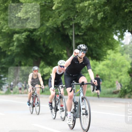 15.06.2025 - 7 Türme Triathlon Yannick Fuchs http://msf.ph/oto/7957569 15.06.2025 13:44:06 Radfahren 662, 732, 771, 794, 1128, 1151, 1184 meine-sportfotos.de