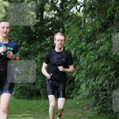 15.06.2025 - 7 Türme Triathlon Michael Strokosch http://msf.ph/oto/7957707 15.06.2025 12:36:48 Schwimmen 429, 514, 584, 645, 666 meine-sportfotos.de