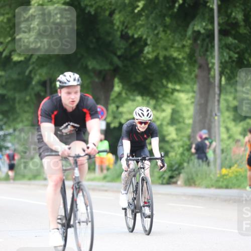 15.06.2025 - 7 Türme Triathlon Yannick Fuchs http://msf.ph/oto/7957760 15.06.2025 13:44:45 Radfahren 228, 321, 371, 520, 555, 593, 668, 754, 1050, 1159, 1189 meine-sportfotos.de
