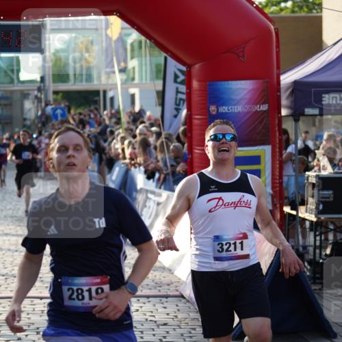 13.06.2025 - Holstenköstenlauf Felixshl http://msf.ph/oto/7957996 13.06.2025 19:48:41 Laufen 2362, 2691, 2819, 3052, 3209, 3210, 3211, 3219, 3648, 3787 meine-sportfotos.de