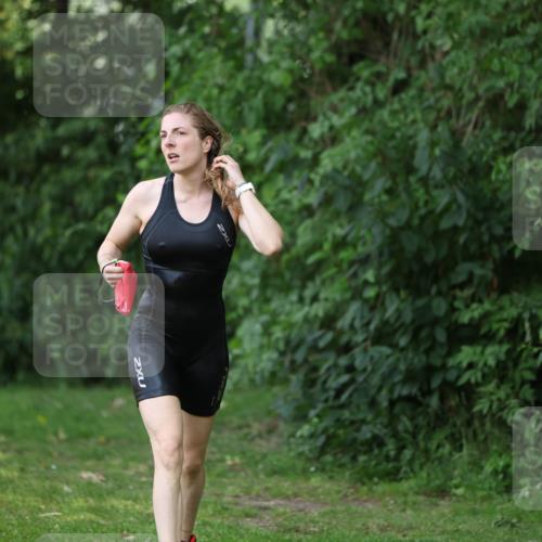 15.06.2025 - 7 Türme Triathlon Michael Strokosch http://msf.ph/oto/7958003 15.06.2025 12:37:24 Schwimmen 356, 368, 369, 491, 556, 668 meine-sportfotos.de