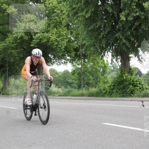 15.06.2025 - 7 Türme Triathlon Yannick Fuchs http://msf.ph/oto/7958017 15.06.2025 10:06:28 Radfahren  meine-sportfotos.de