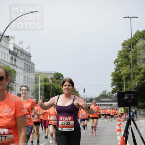 15.06.2025 - REWE Women's Run Jannik Wohlers http://msf.ph/oto/7958055 15.06.2025 09:44:16 Laufen 77, 5176, 5302 meine-sportfotos.de