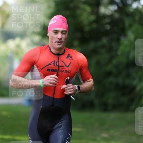 15.06.2025 - 7 Türme Triathlon Michael Strokosch http://msf.ph/oto/7958057 15.06.2025 12:37:31 Schwimmen 356, 368, 369, 491 meine-sportfotos.de