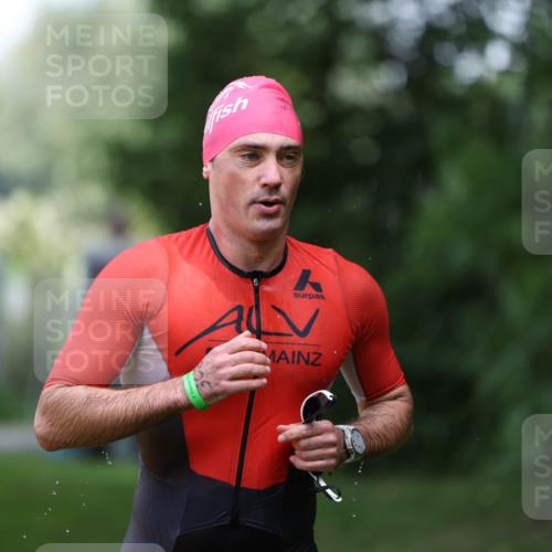 15.06.2025 - 7 Türme Triathlon Michael Strokosch http://msf.ph/oto/7958069 15.06.2025 12:37:32 Schwimmen 356, 368, 369, 491 meine-sportfotos.de