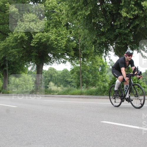 15.06.2025 - 7 Türme Triathlon Yannick Fuchs http://msf.ph/oto/7958131 15.06.2025 10:51:32 Radfahren  meine-sportfotos.de