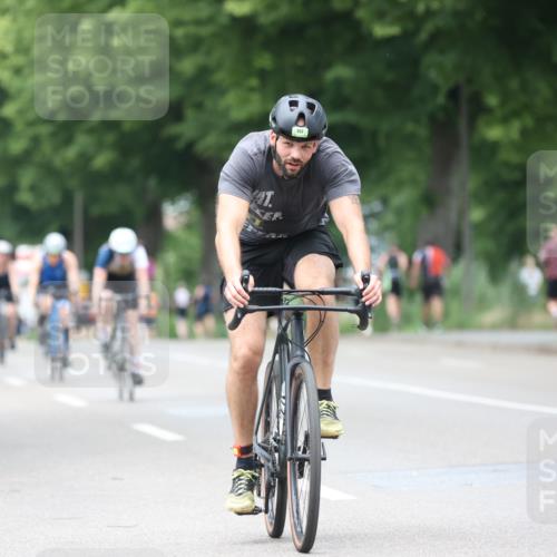 15.06.2025 - 7 Türme Triathlon Yannick Fuchs http://msf.ph/oto/7958137 15.06.2025 13:45:41 Radfahren 517, 922, 1027, 1145, 1191 meine-sportfotos.de