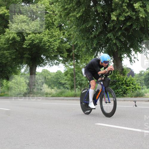 15.06.2025 - 7 Türme Triathlon Yannick Fuchs http://msf.ph/oto/7958178 15.06.2025 11:03:13 Radfahren  meine-sportfotos.de