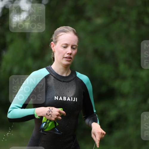 15.06.2025 - 7 Türme Triathlon Michael Strokosch http://msf.ph/oto/7958189 15.06.2025 12:38:27 Schwimmen 590 meine-sportfotos.de