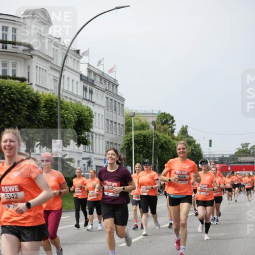 15.06.2025 - REWE Women's Run Jannik Wohlers http://msf.ph/oto/7958203 15.06.2025 09:44:20 Laufen 5342, 558, 5275, 5169, 5199, 5656, 560 meine-sportfotos.de