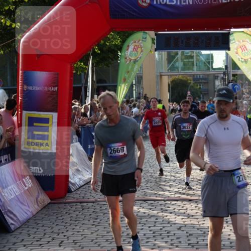 13.06.2025 - Holstenköstenlauf Felixshl http://msf.ph/oto/7958321 13.06.2025 19:48:53 Laufen 2282, 2408, 2669, 2685, 2786, 3622 meine-sportfotos.de