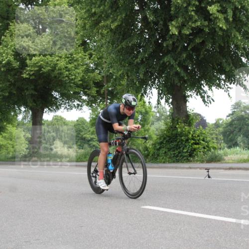 15.06.2025 - 7 Türme Triathlon Yannick Fuchs http://msf.ph/oto/7958385 15.06.2025 11:10:40 Radfahren  meine-sportfotos.de