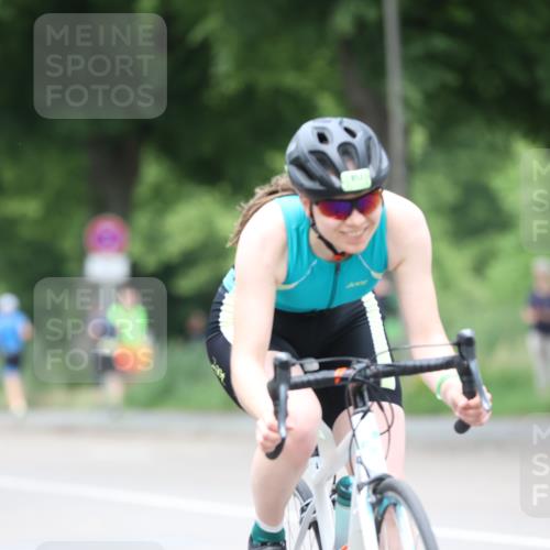 15.06.2025 - 7 Türme Triathlon Yannick Fuchs http://msf.ph/oto/7958389 15.06.2025 13:46:13 Radfahren 721, 997, 1129 meine-sportfotos.de