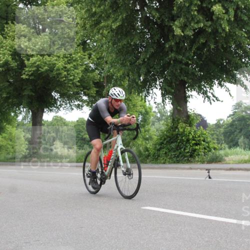 15.06.2025 - 7 Türme Triathlon Yannick Fuchs http://msf.ph/oto/7958516 15.06.2025 11:11:55 Radfahren  meine-sportfotos.de
