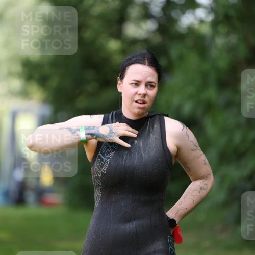 15.06.2025 - 7 Türme Triathlon Michael Strokosch http://msf.ph/oto/7958649 15.06.2025 12:40:36 Schwimmen 512, 549 meine-sportfotos.de