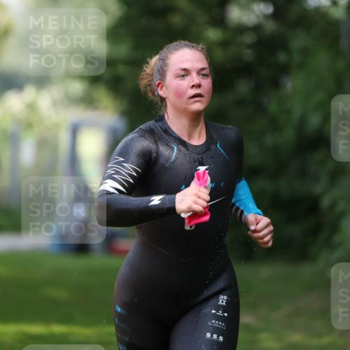 15.06.2025 - 7 Türme Triathlon Michael Strokosch http://msf.ph/oto/7958683 15.06.2025 12:41:02 Schwimmen 462, 487 meine-sportfotos.de