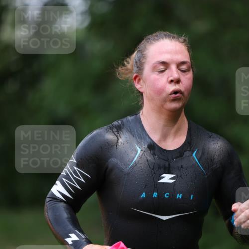 15.06.2025 - 7 Türme Triathlon Michael Strokosch http://msf.ph/oto/7958714 15.06.2025 12:41:03 Schwimmen 462, 487 meine-sportfotos.de