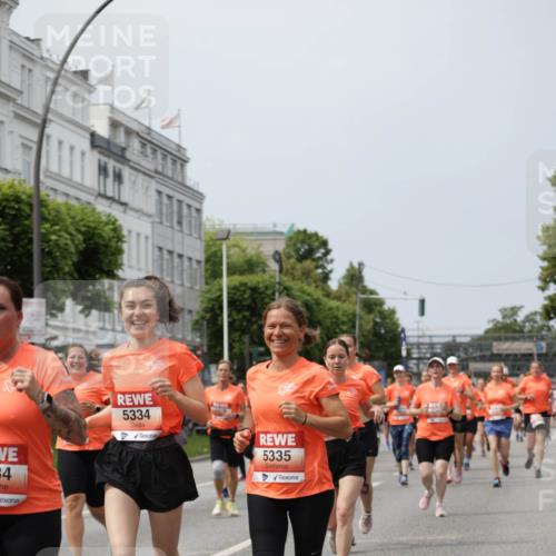 15.06.2025 - REWE Women's Run Jannik Wohlers http://msf.ph/oto/7958717 15.06.2025 09:44:31 Laufen 384, 3, 5334, 5335 meine-sportfotos.de