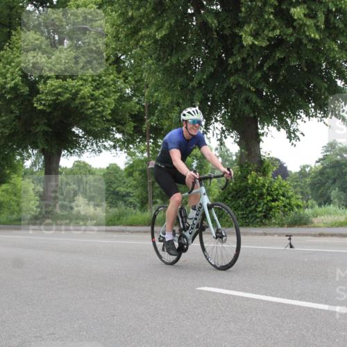 15.06.2025 - 7 Türme Triathlon Yannick Fuchs http://msf.ph/oto/7958785 15.06.2025 11:15:57 Radfahren  meine-sportfotos.de