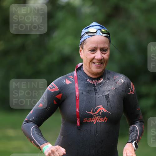 15.06.2025 - 7 Türme Triathlon Michael Strokosch http://msf.ph/oto/7958805 15.06.2025 12:41:10 Schwimmen 462, 487 meine-sportfotos.de