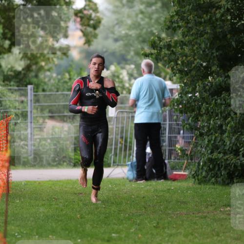 15.06.2025 - 7 Türme Triathlon Michael Strokosch http://msf.ph/oto/7959046 15.06.2025 12:05:31 Schwimmen 652 meine-sportfotos.de