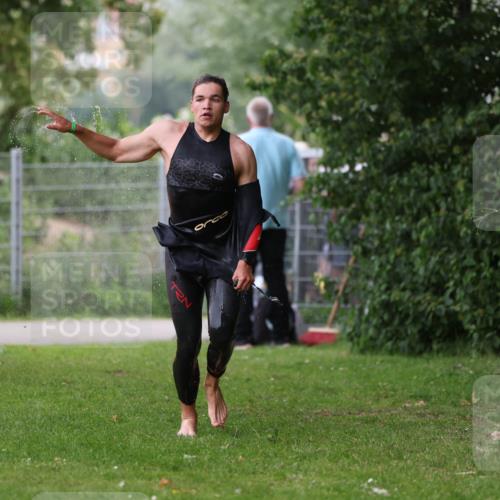 15.06.2025 - 7 Türme Triathlon Michael Strokosch http://msf.ph/oto/7959063 15.06.2025 12:05:32 Schwimmen 652 meine-sportfotos.de