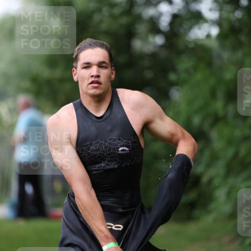 15.06.2025 - 7 Türme Triathlon Michael Strokosch http://msf.ph/oto/7959090 15.06.2025 12:05:34 Schwimmen 652 meine-sportfotos.de