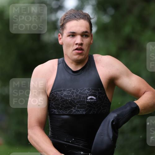 15.06.2025 - 7 Türme Triathlon Michael Strokosch http://msf.ph/oto/7959100 15.06.2025 12:05:35 Schwimmen 652 meine-sportfotos.de