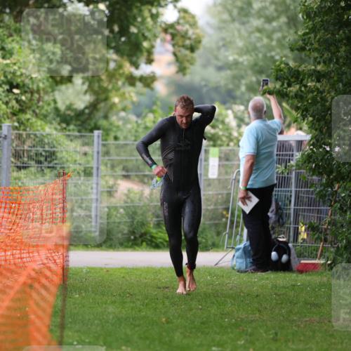 15.06.2025 - 7 Türme Triathlon Michael Strokosch http://msf.ph/oto/7959109 15.06.2025 12:07:30 Schwimmen 460, 618 meine-sportfotos.de