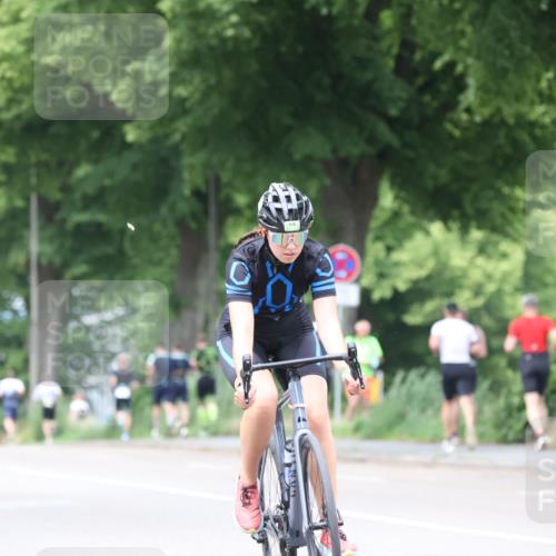 15.06.2025 - 7 Türme Triathlon Yannick Fuchs http://msf.ph/oto/7959117 15.06.2025 13:47:22 Radfahren 785, 931, 1174 meine-sportfotos.de