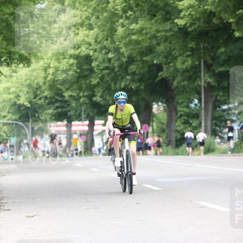 15.06.2025 - 7 Türme Triathlon Yannick Fuchs http://msf.ph/oto/7959123 15.06.2025 13:47:23 Radfahren 785, 931, 1174 meine-sportfotos.de