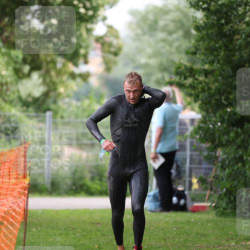 15.06.2025 - 7 Türme Triathlon Michael Strokosch http://msf.ph/oto/7959131 15.06.2025 12:07:32 Schwimmen 460, 618 meine-sportfotos.de