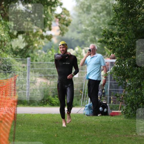 15.06.2025 - 7 Türme Triathlon Michael Strokosch http://msf.ph/oto/7959190 15.06.2025 12:07:38 Schwimmen 460, 618 meine-sportfotos.de