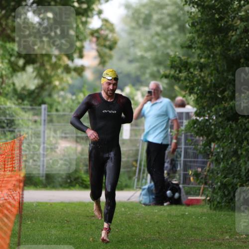 15.06.2025 - 7 Türme Triathlon Michael Strokosch http://msf.ph/oto/7959197 15.06.2025 12:07:38 Schwimmen 460, 618 meine-sportfotos.de