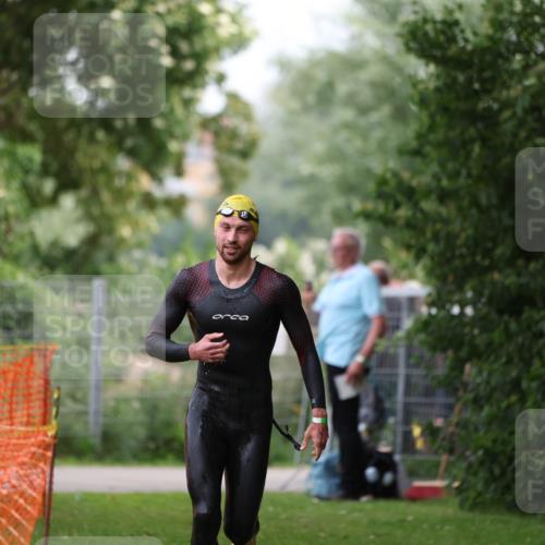15.06.2025 - 7 Türme Triathlon Michael Strokosch http://msf.ph/oto/7959210 15.06.2025 12:07:39 Schwimmen 460, 618 meine-sportfotos.de
